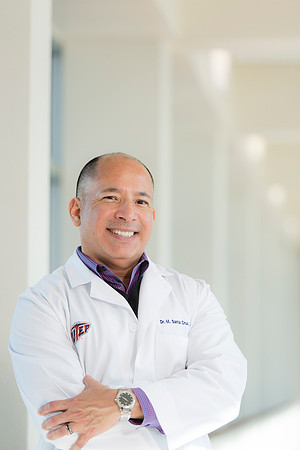 Dr_Manuel_Santa_Cruz_04